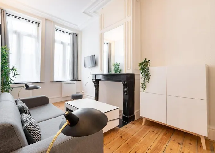 아파트 Vieux - Nice Studio With Terrace 릴