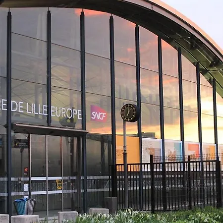 Vieux - Nice Studio With Terrace * ליל