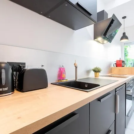 Vieux - Nice Studio With Terrace ליל